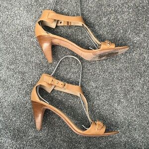 VIA SPIGA - Elegant Tan Leather Sandals with Silver Accents - Women's 11